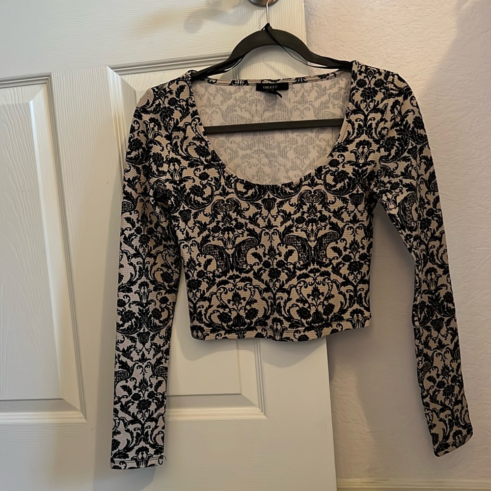 Long Sleeve Crop Top